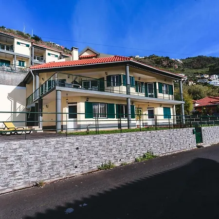 Calheta Apartamento *