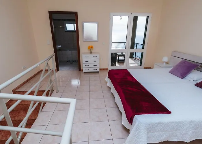 Apartment Calheta *